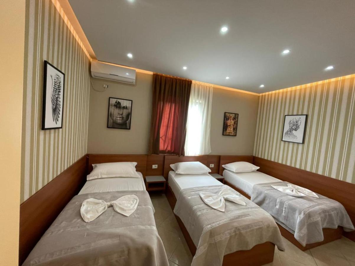 Hotel Emigranti Shkodër Esterno foto