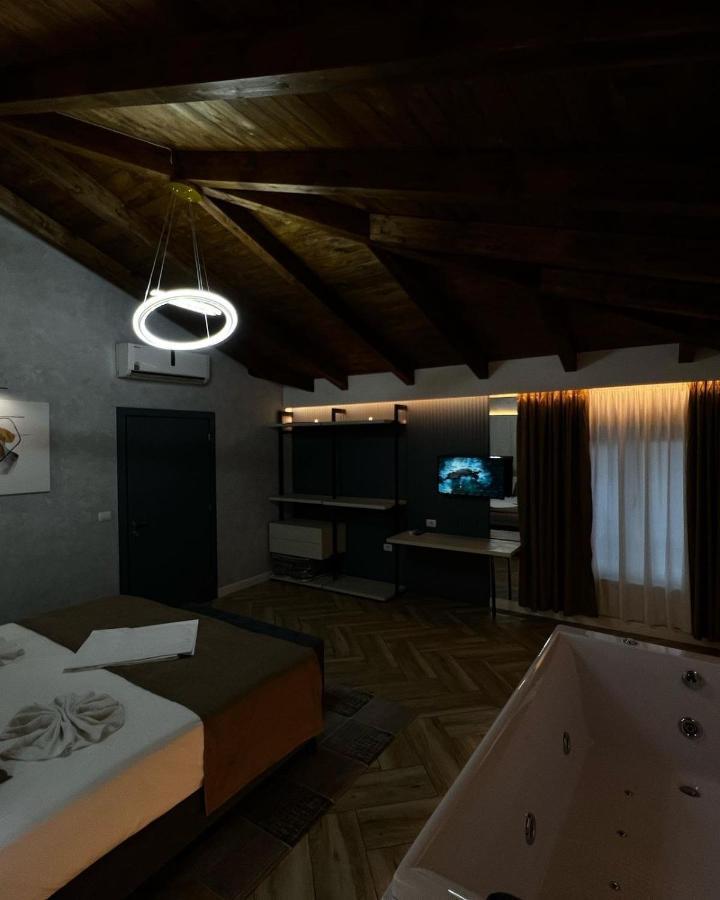 Hotel Emigranti Shkodër Esterno foto
