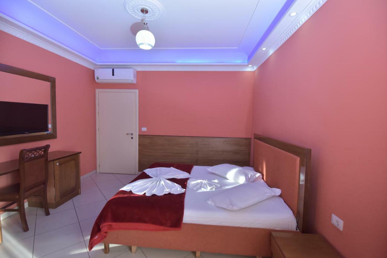 Hotel Emigranti Shkodër Esterno foto