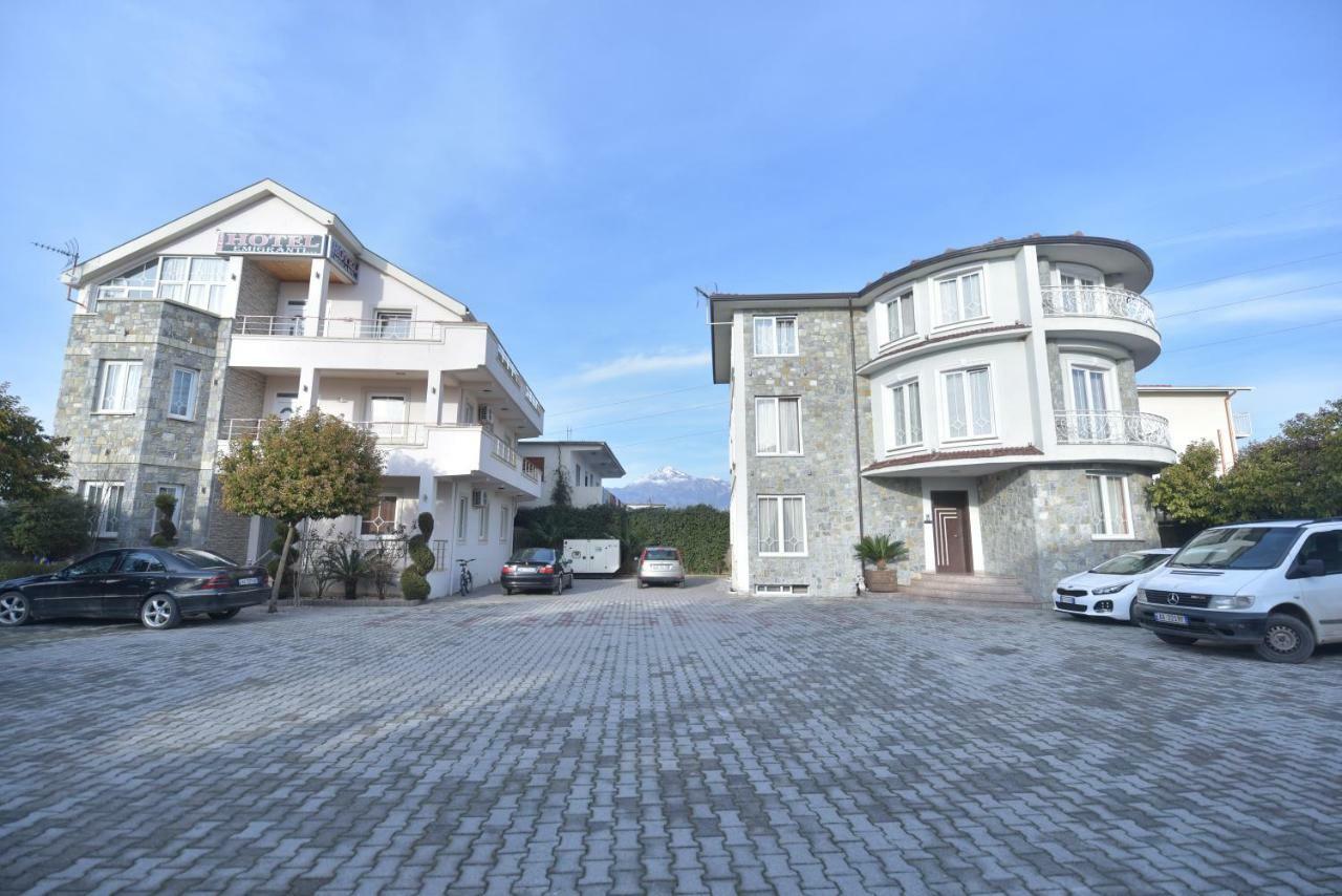 Hotel Emigranti Shkodër Esterno foto