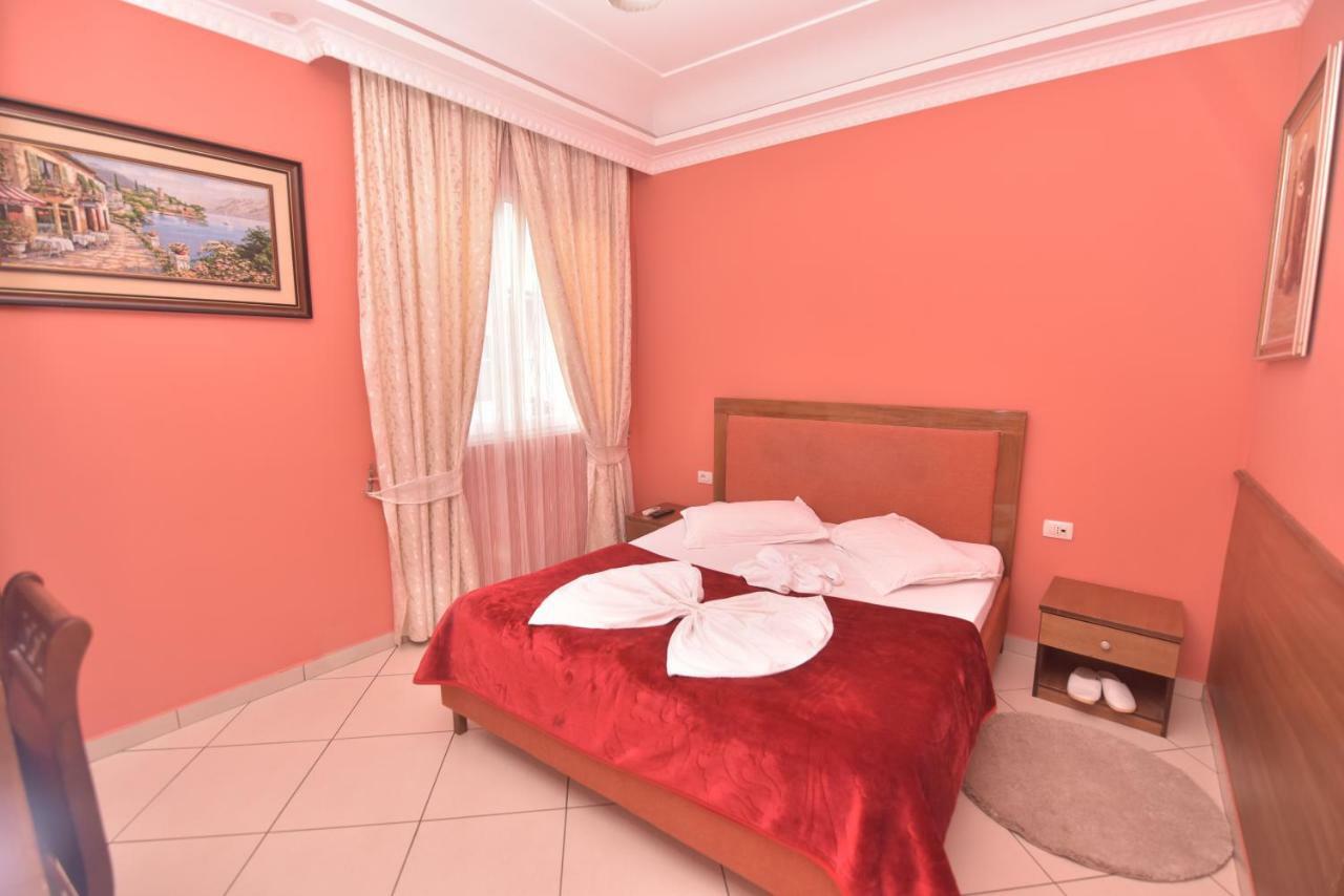 Hotel Emigranti Shkodër Esterno foto